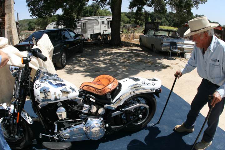 John Finn seeing the finished Metal of Honor tribute motorcycle for the first time